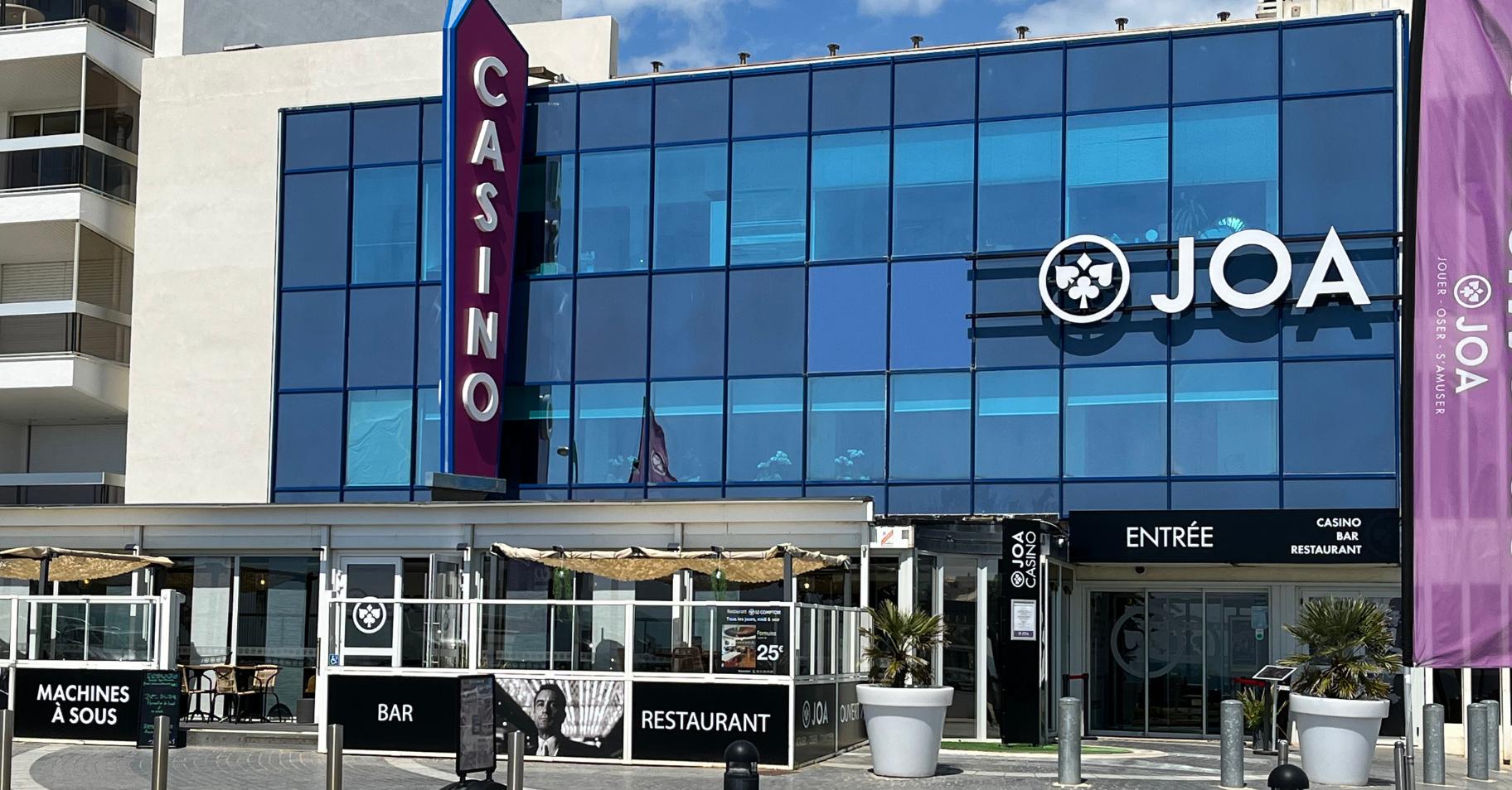 découvrez le casino de saint-jean-de-monts : jeux, machines à sous, poker, restaurants et animations dans un cadre convivial face à l'océan. profitez d'une expérience de divertissement unique sur la côte vendéenne !
