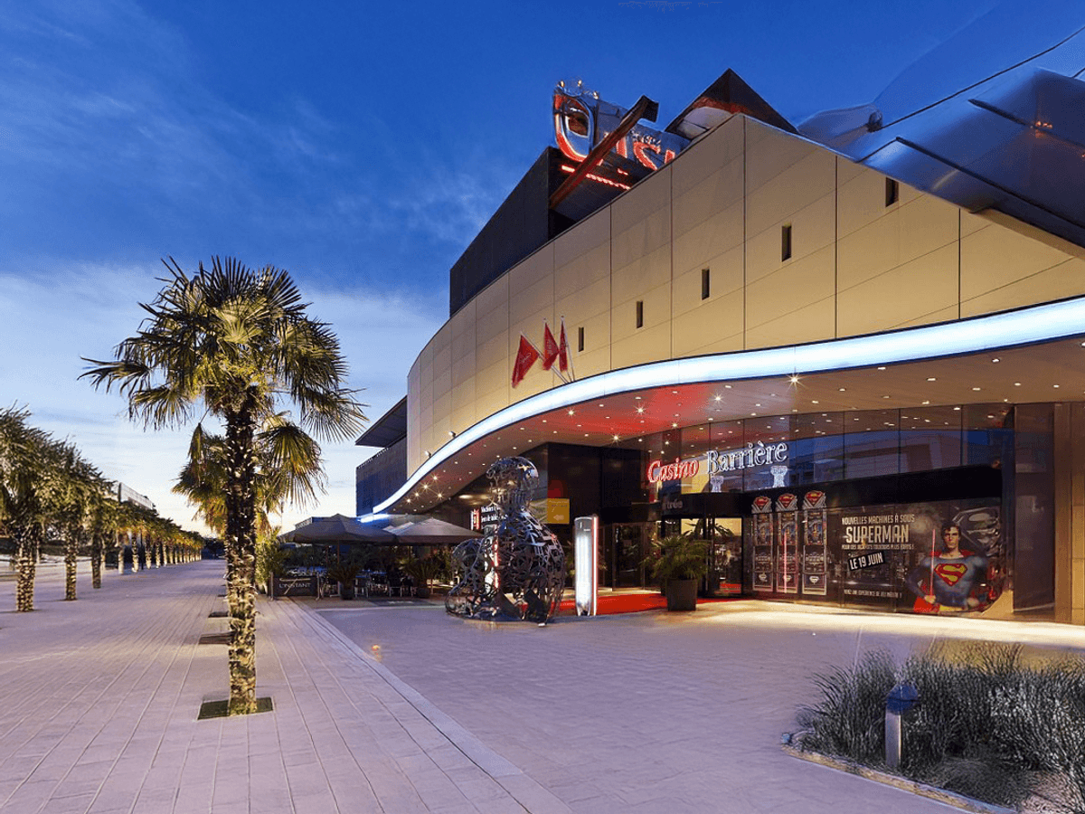 découvrez le casino de bayonne : profitez d'une large sélection de jeux, retrouvez des conseils pour jouer, et vivez une expérience de divertissement unique au cœur du pays basque.