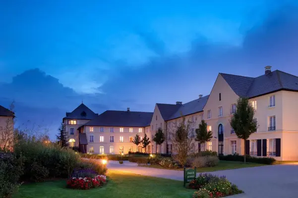 découvrez tout ce qu’il faut savoir sur le casino de magny-le-hongre : jeux, ambiance, horaires et services pour une expérience inoubliable près de disneyland paris.